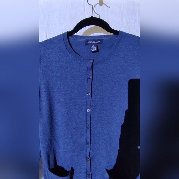 Banana Republic EUC Extra Fine Merino Wool Crew Blue Cardigan Sz M - Picture 5 of 7